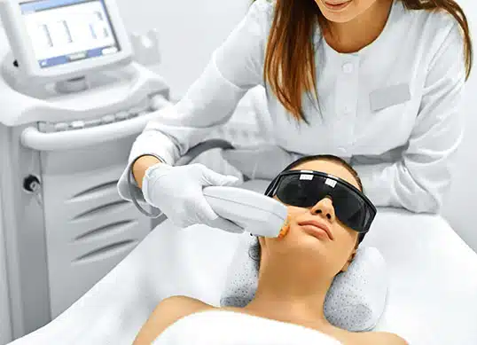 woman-getting-an-ipl-treatment-at-luminous facial improvements