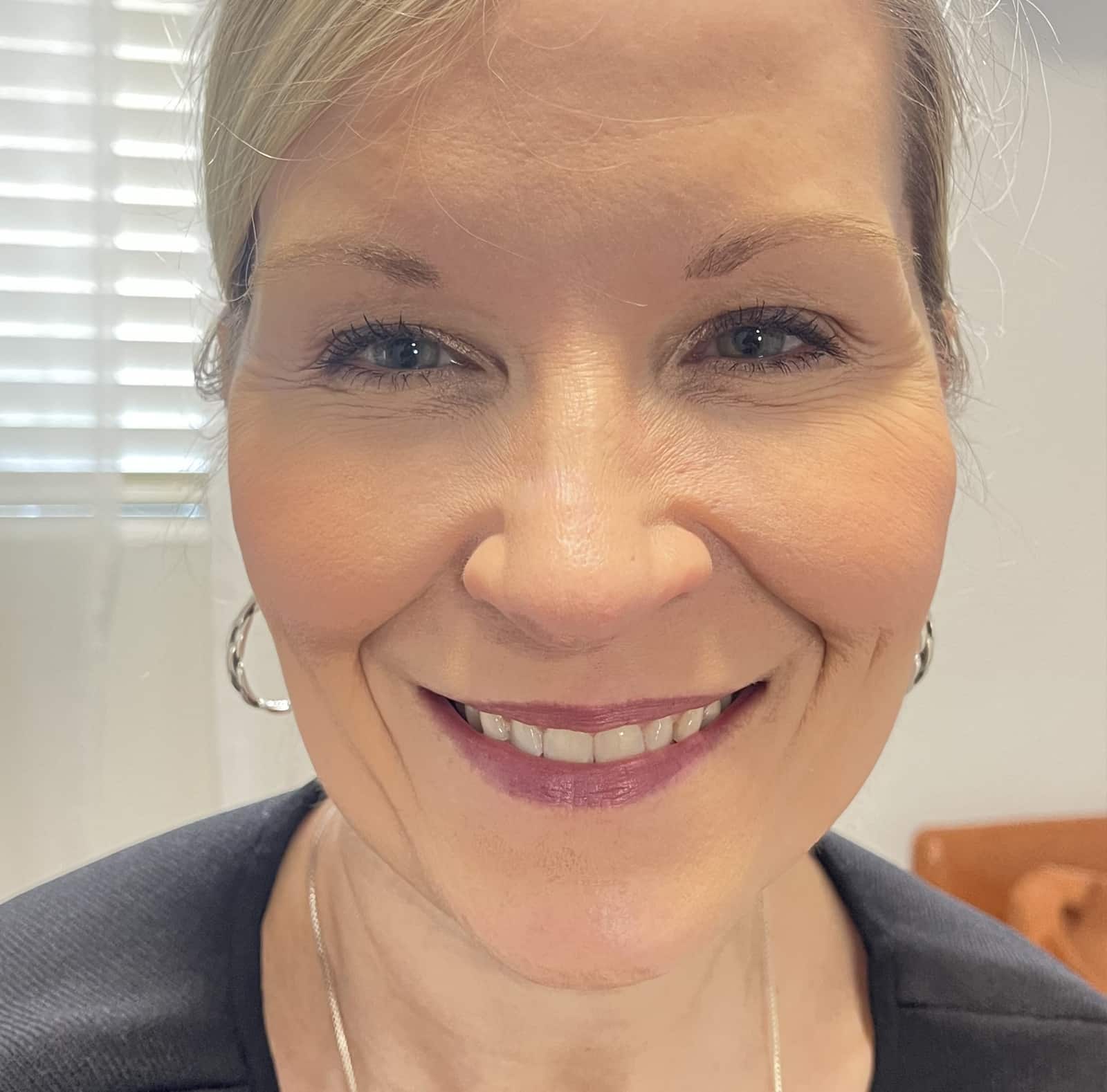 Advanced Light Therapy for Radiant Skin